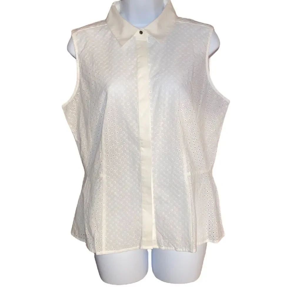 Liz Claiborne Eyelet Button-Down Sleeveless Blouse White Size M NWT
